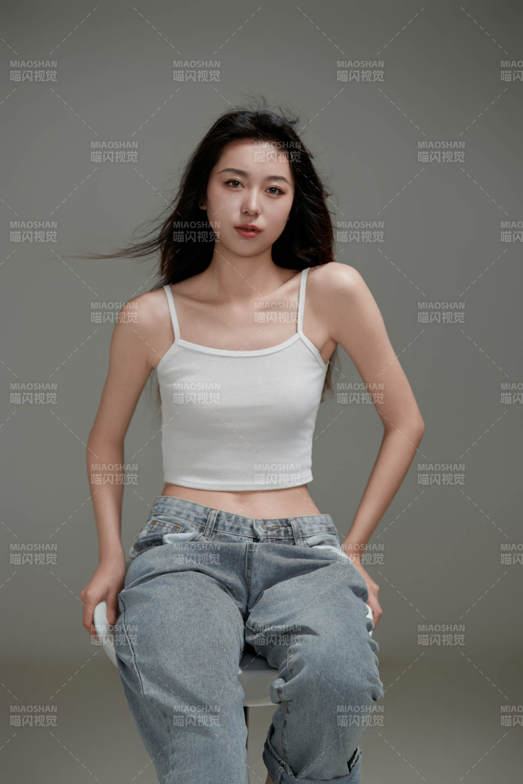 年轻活力亚洲年轻女性形象图片