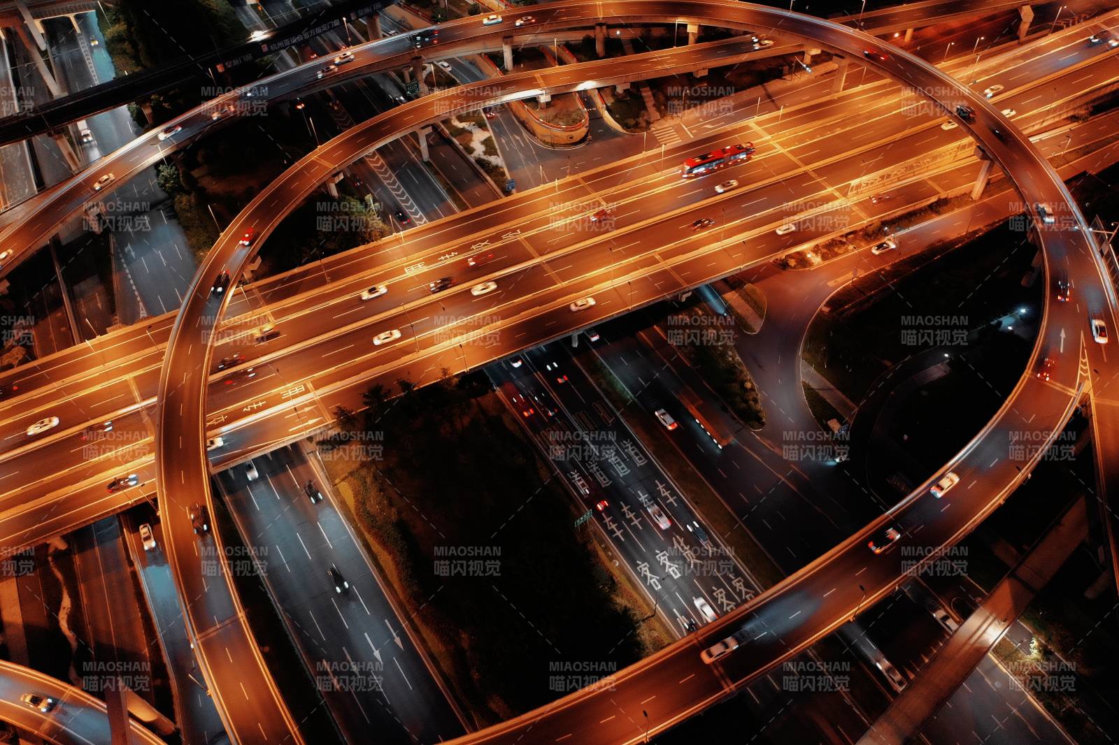 夜幕下的石羊立交桥图片