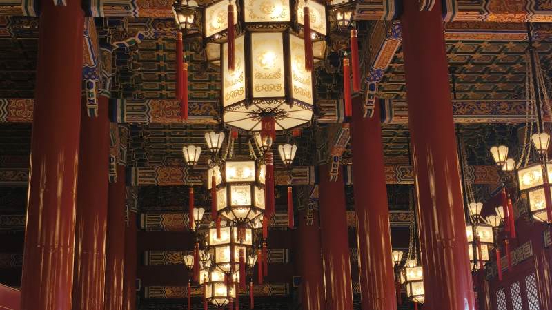 城楼古殿华灯映红柱图片