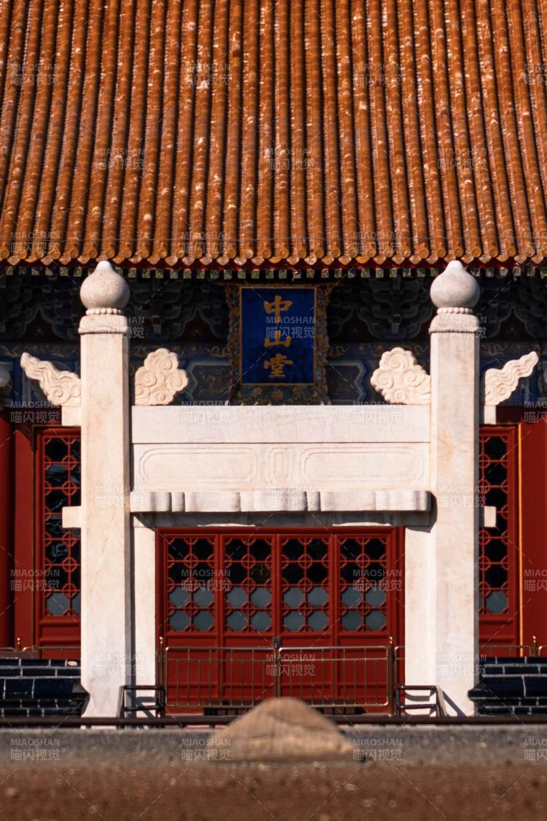 中山堂前门景图片