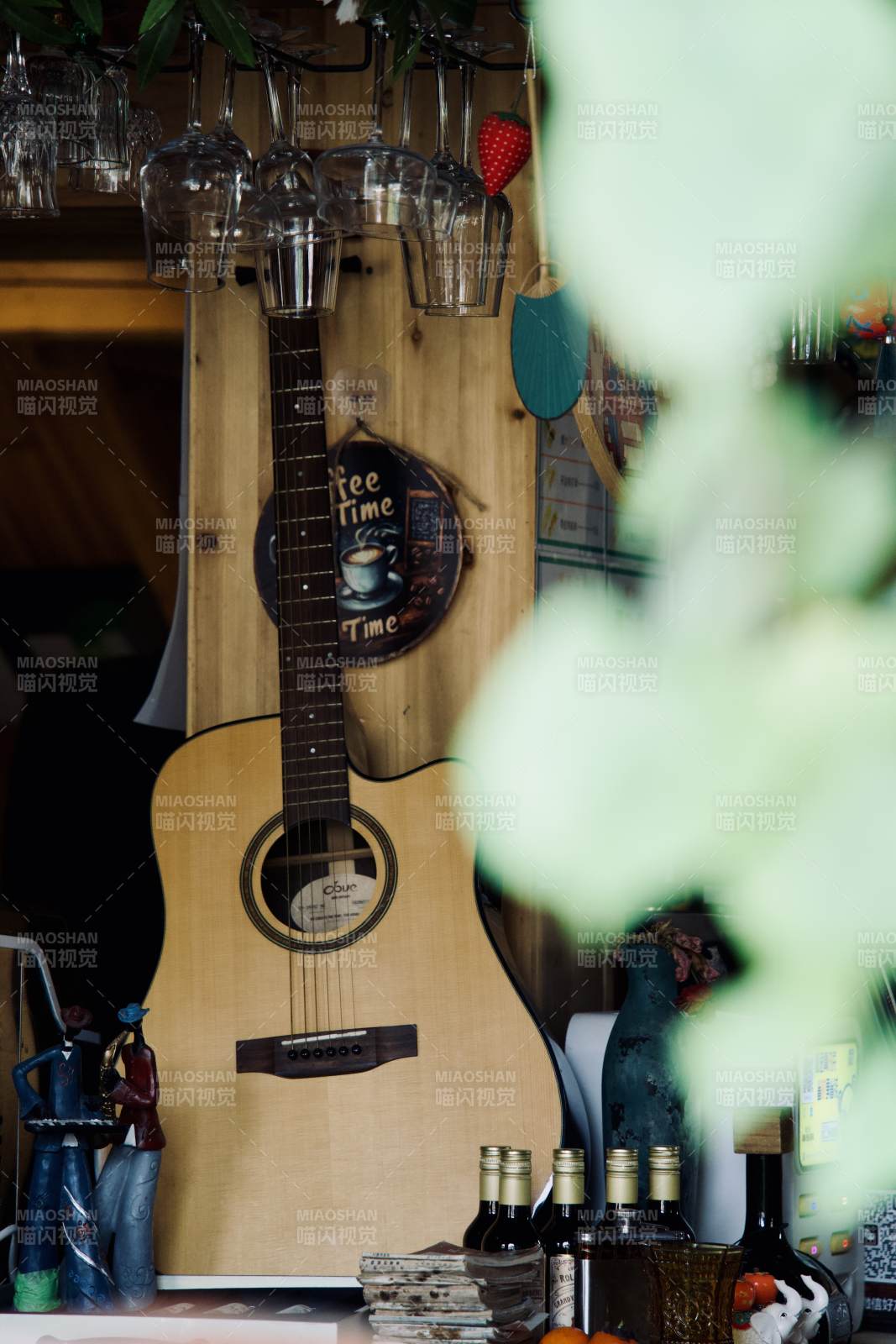 吉他静挂 时光悠然图片