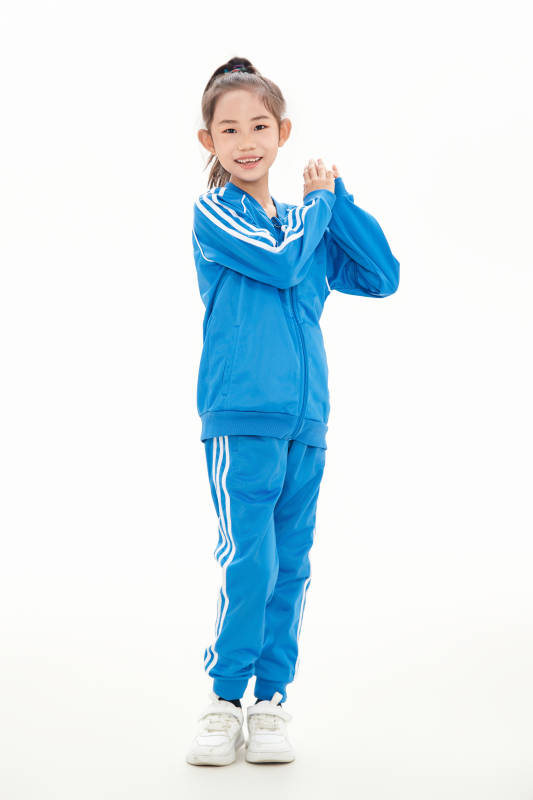 白色背景里的活泼可爱的中国小女孩,儿童,图片