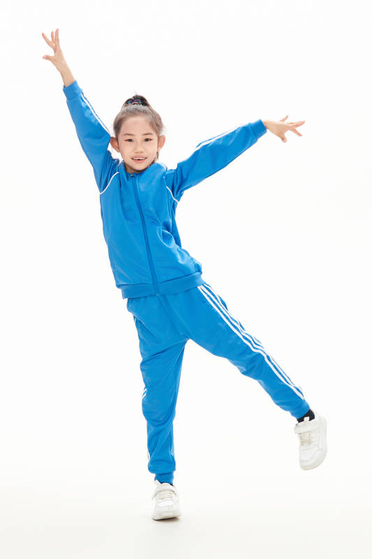 白色背景里的活泼可爱的中国小女孩,儿童,图片