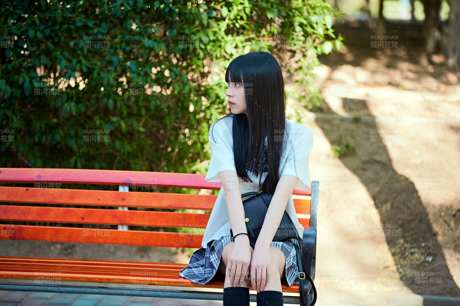 穿着日系JK制服的亚洲少女图片