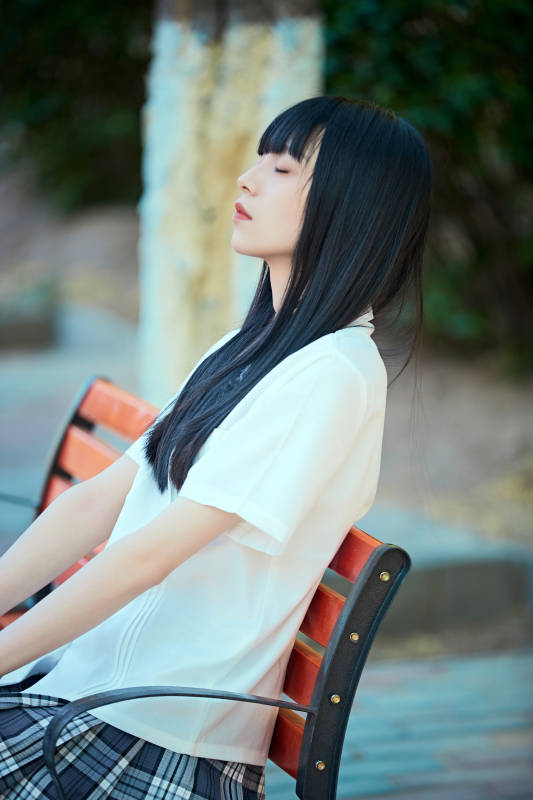 穿着日系JK制服的亚洲少女图片