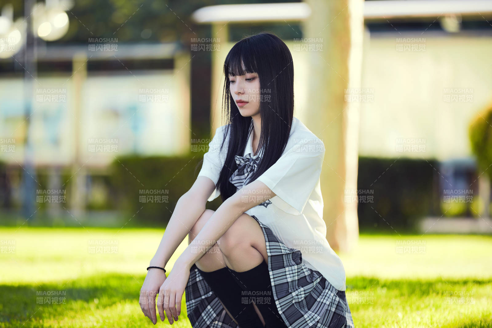 穿着日系JK制服的亚洲少女图片