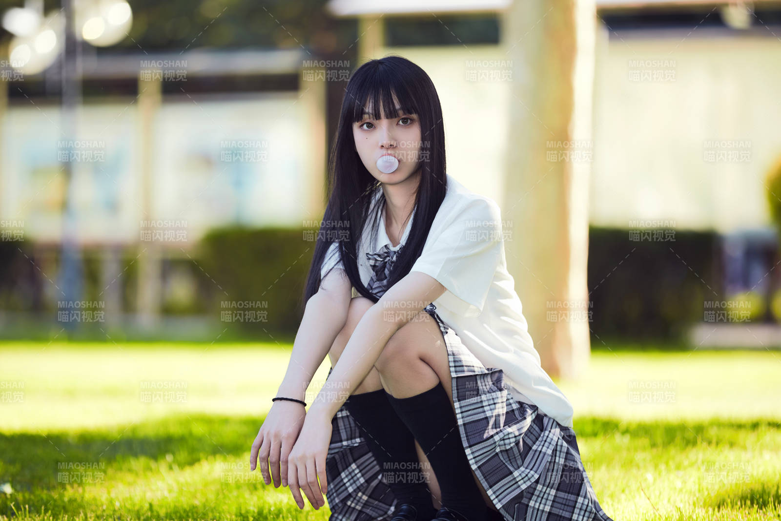 穿着日系JK制服的亚洲少女图片