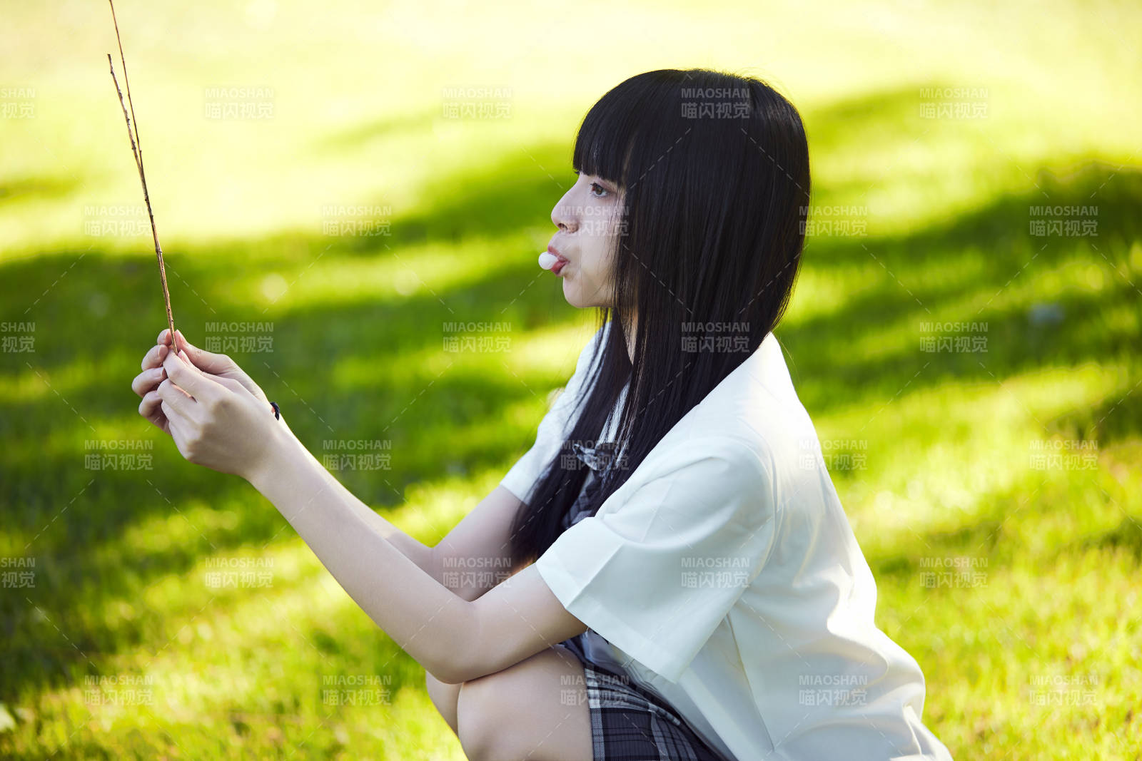 穿着日系JK制服的亚洲少女图片