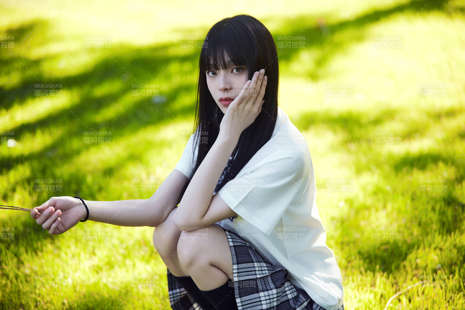 穿着日系JK制服的亚洲少女图片