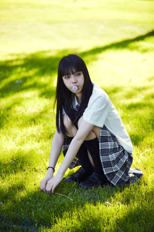 穿着日系JK制服的亚洲少女图片