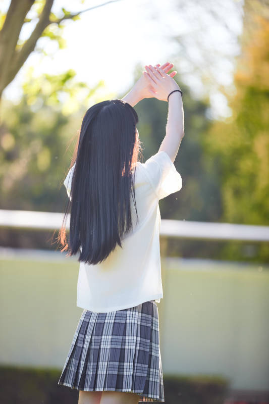 穿着日系JK制服的亚洲少女图片