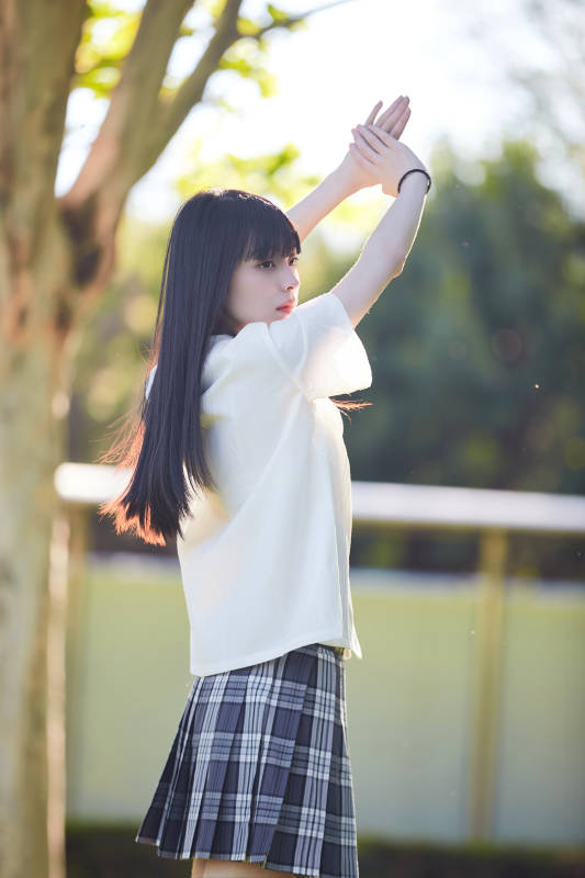 穿着日系JK制服的亚洲少女图片