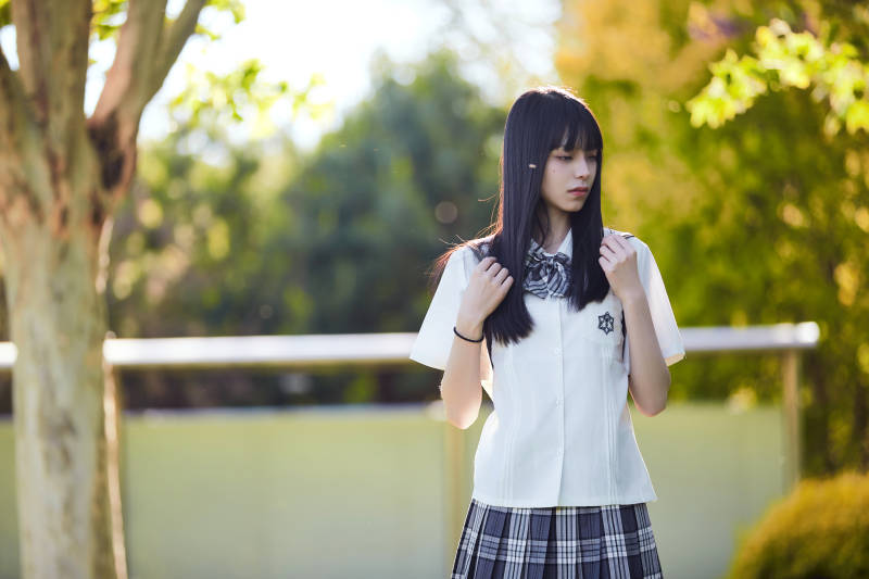 穿着日系JK制服的亚洲少女图片