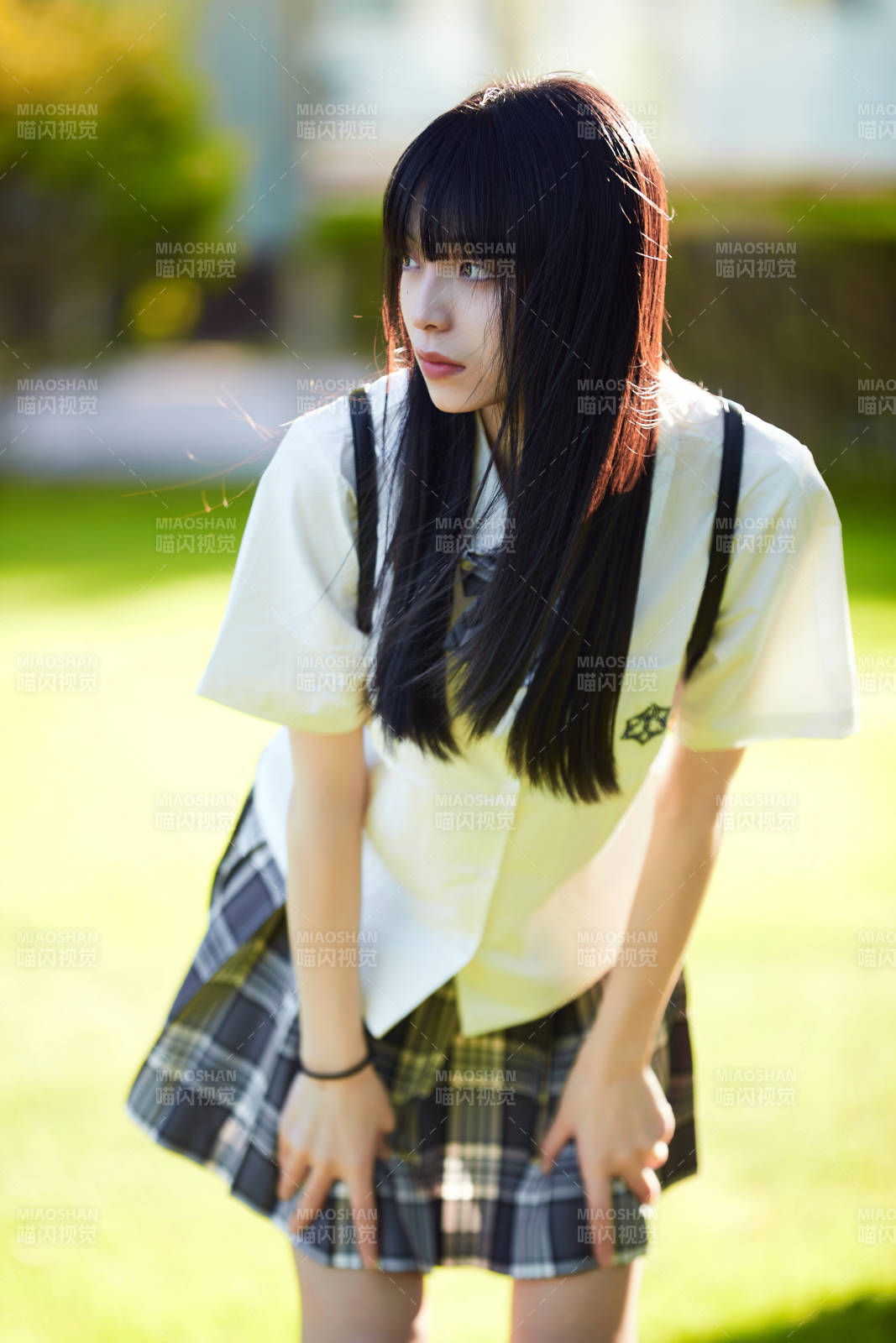 穿着日系JK制服的亚洲少女图片