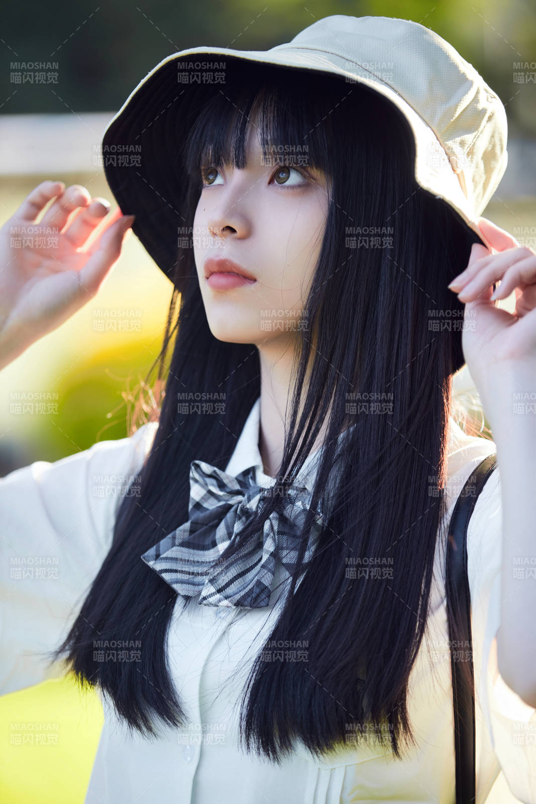 穿着日系JK制服的亚洲少女图片