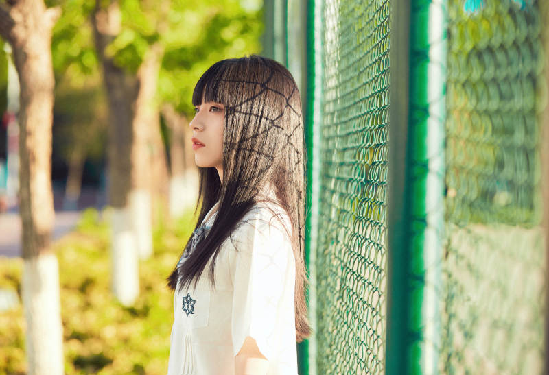 穿着日系JK制服的亚洲少女图片