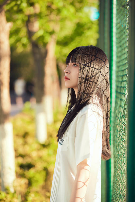 穿着日系JK制服的亚洲少女图片