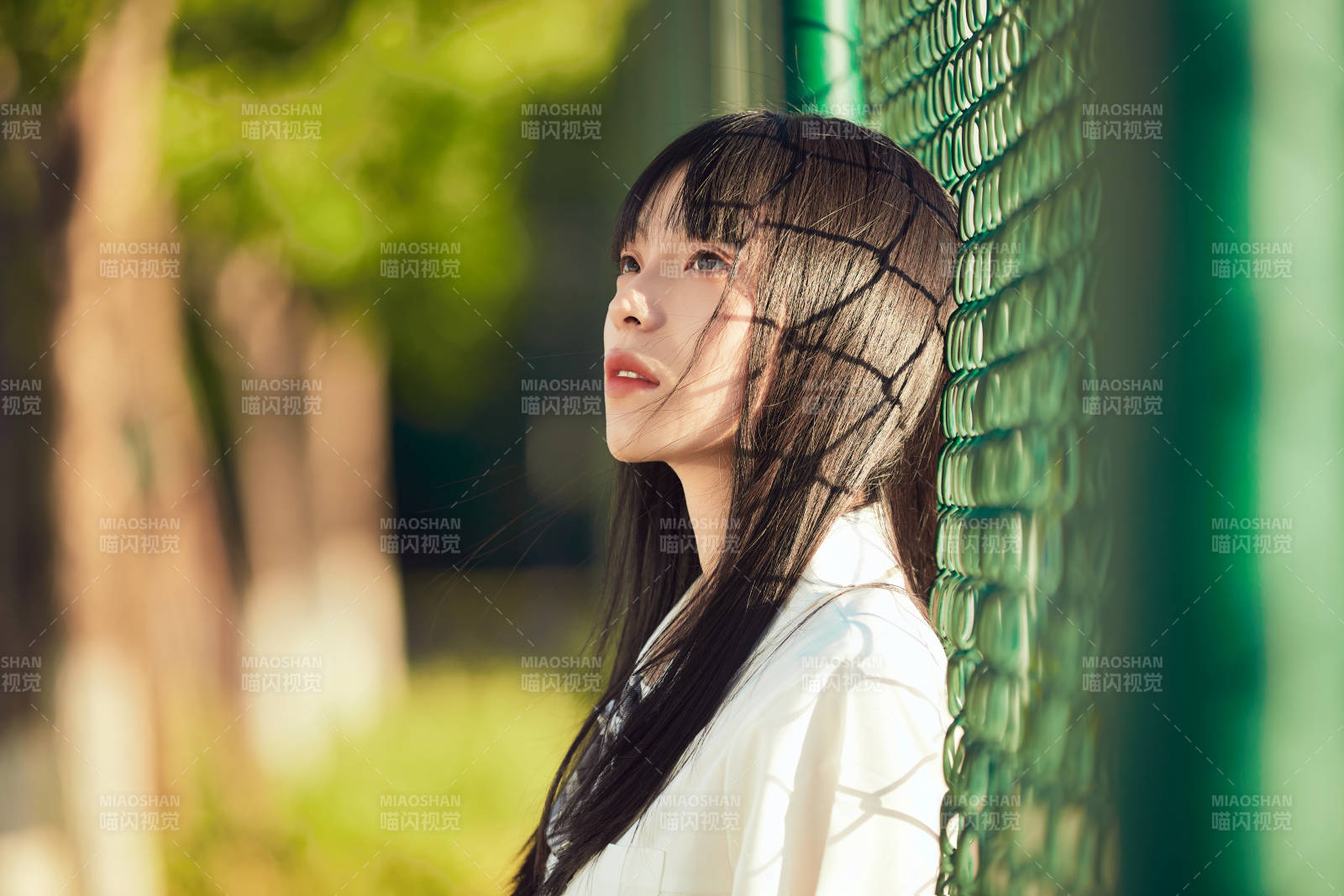 穿着日系JK制服的亚洲少女图片