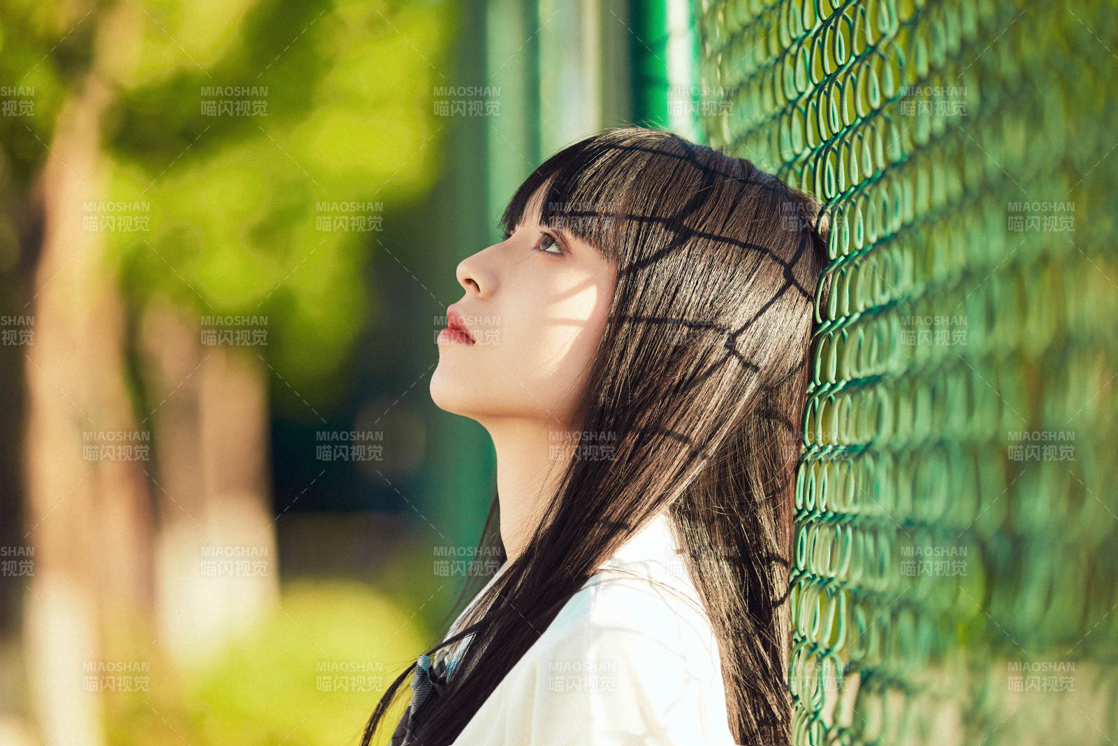 穿着日系JK制服的亚洲少女图片