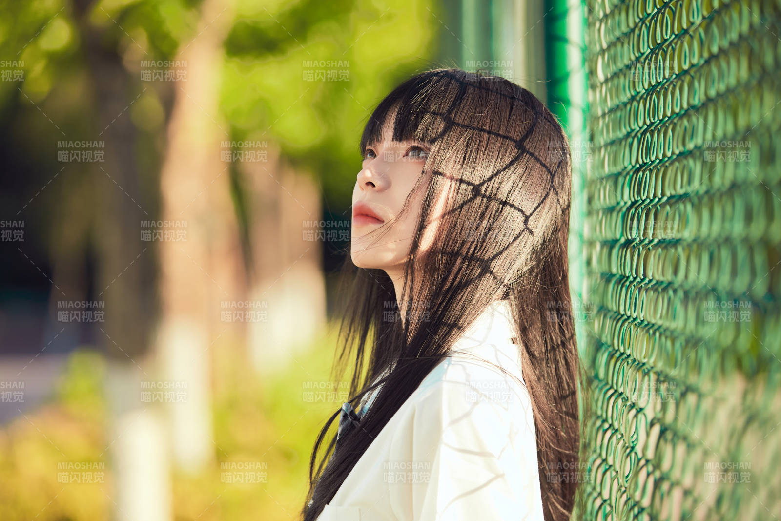 穿着日系JK制服的亚洲少女图片