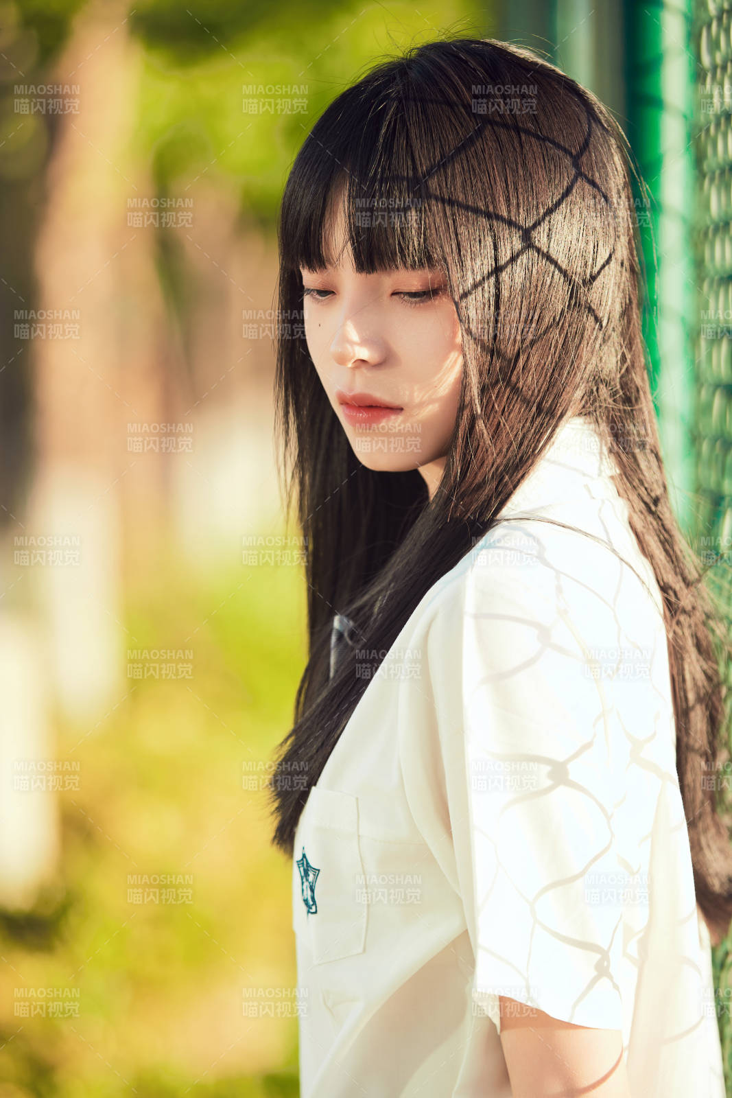 穿着日系JK制服的亚洲少女图片