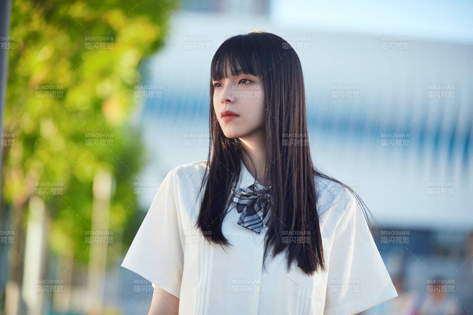 穿着日系JK制服的亚洲少女图片