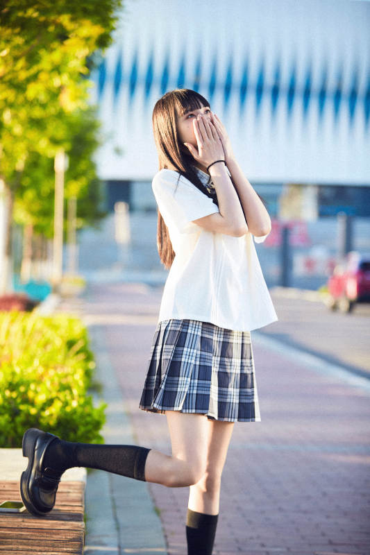 穿着日系JK制服的亚洲少女图片