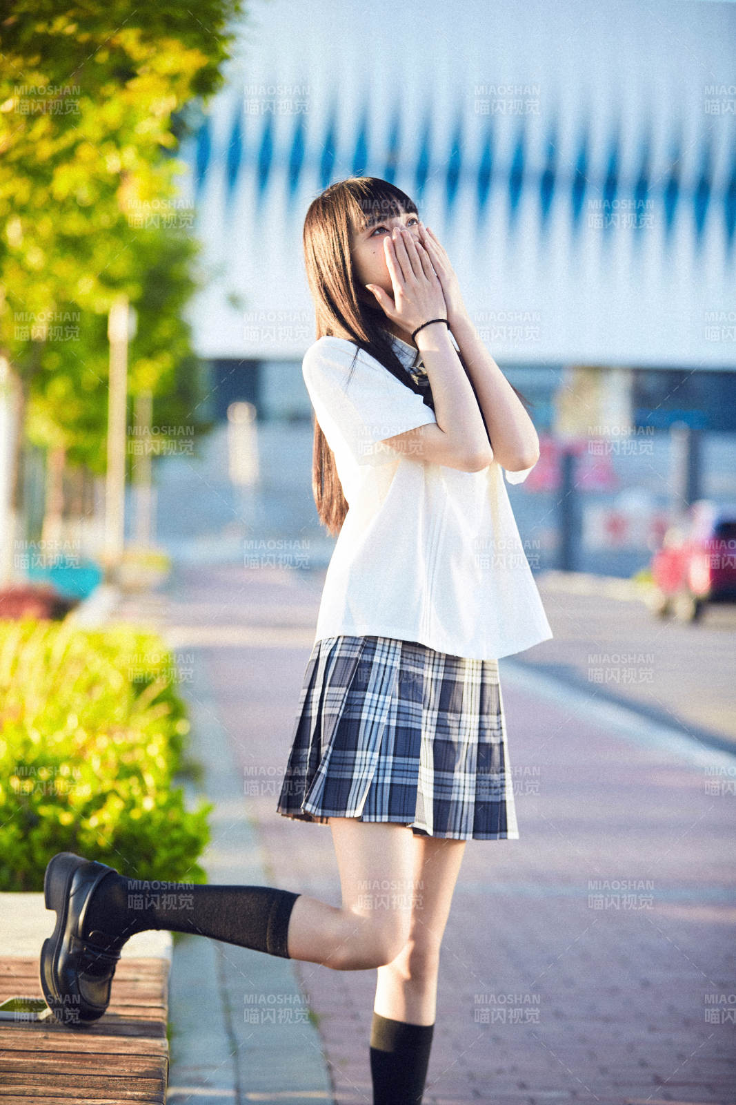 穿着日系JK制服的亚洲少女图片