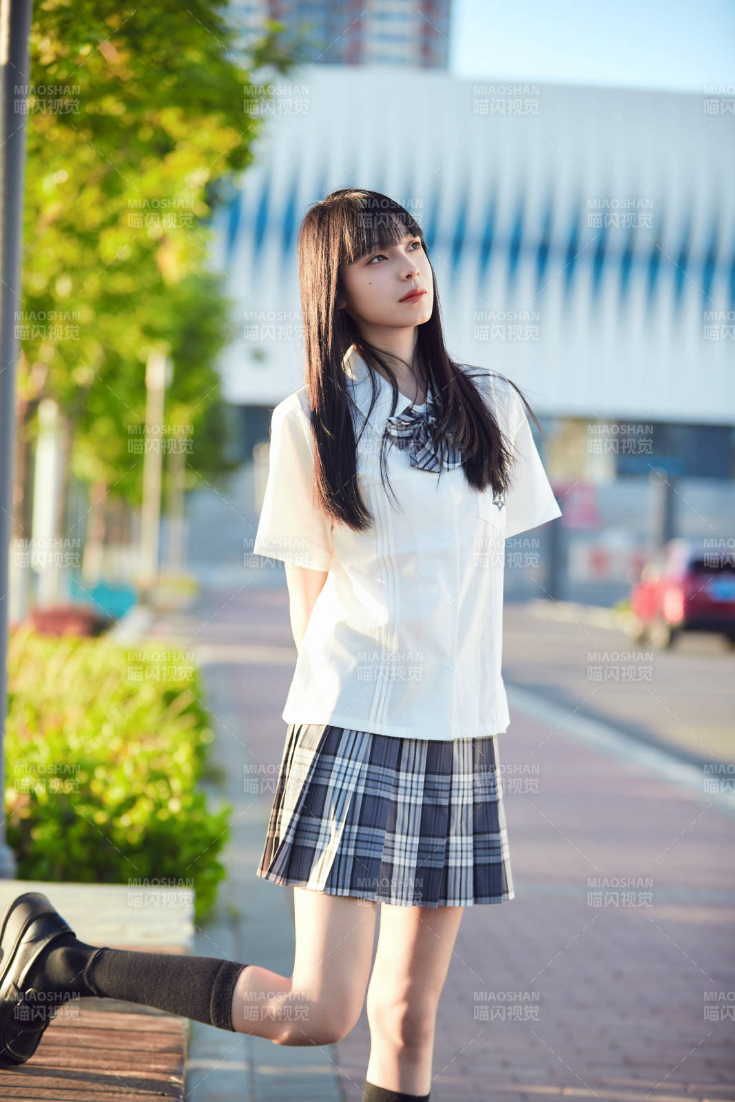 穿着日系JK制服的亚洲少女图片