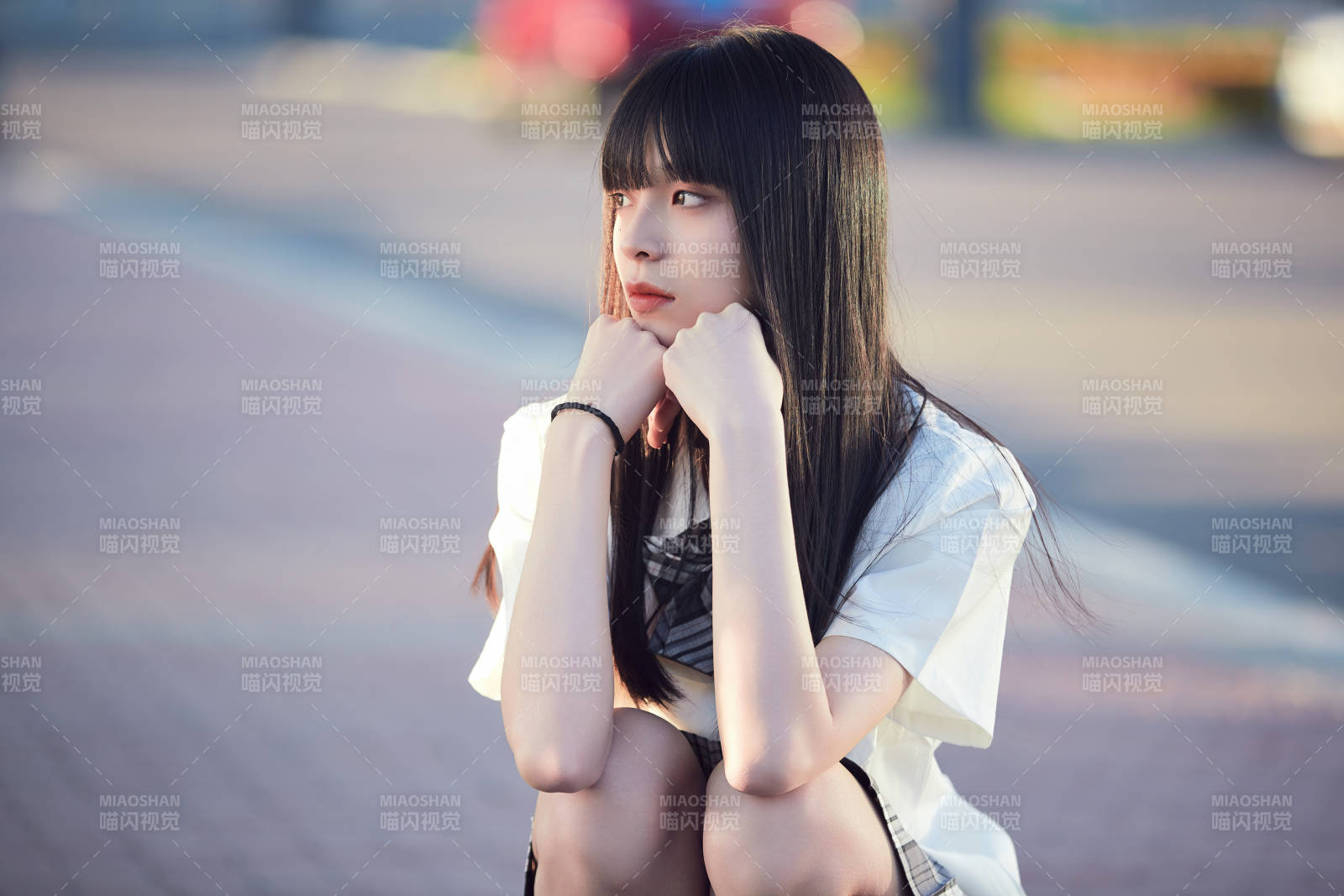 穿着日系JK制服的亚洲少女图片