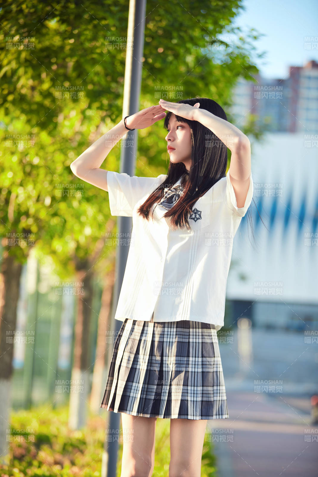 穿着日系JK制服的亚洲少女图片