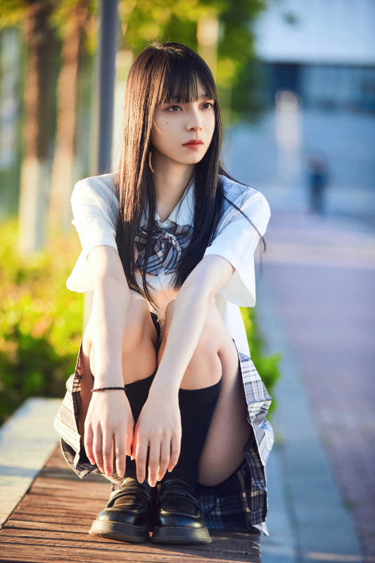 穿着日系JK制服的亚洲少女图片