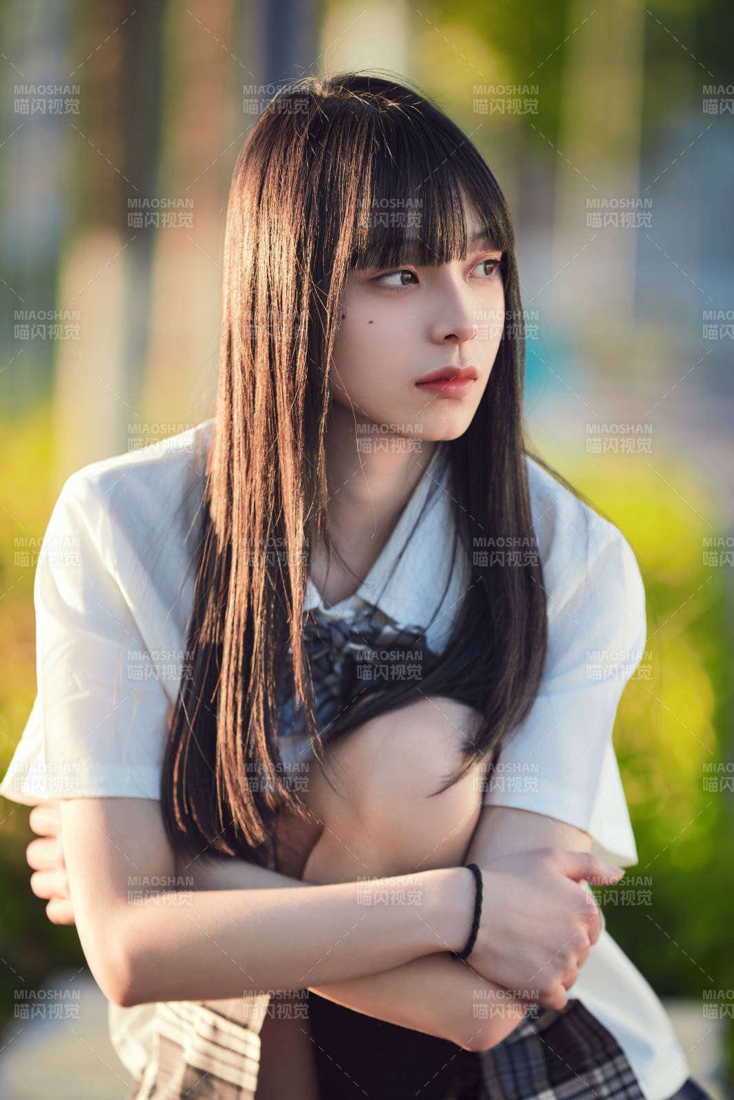 穿着日系JK制服的亚洲少女图片