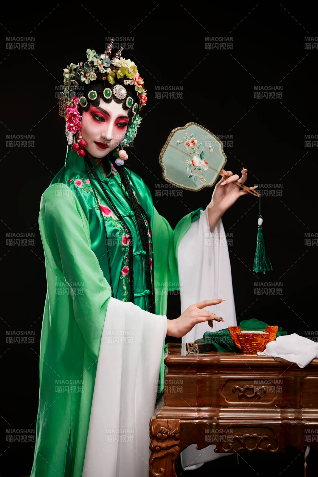 国粹戏曲京剧昆曲青衣旦角形象的中国少女图片