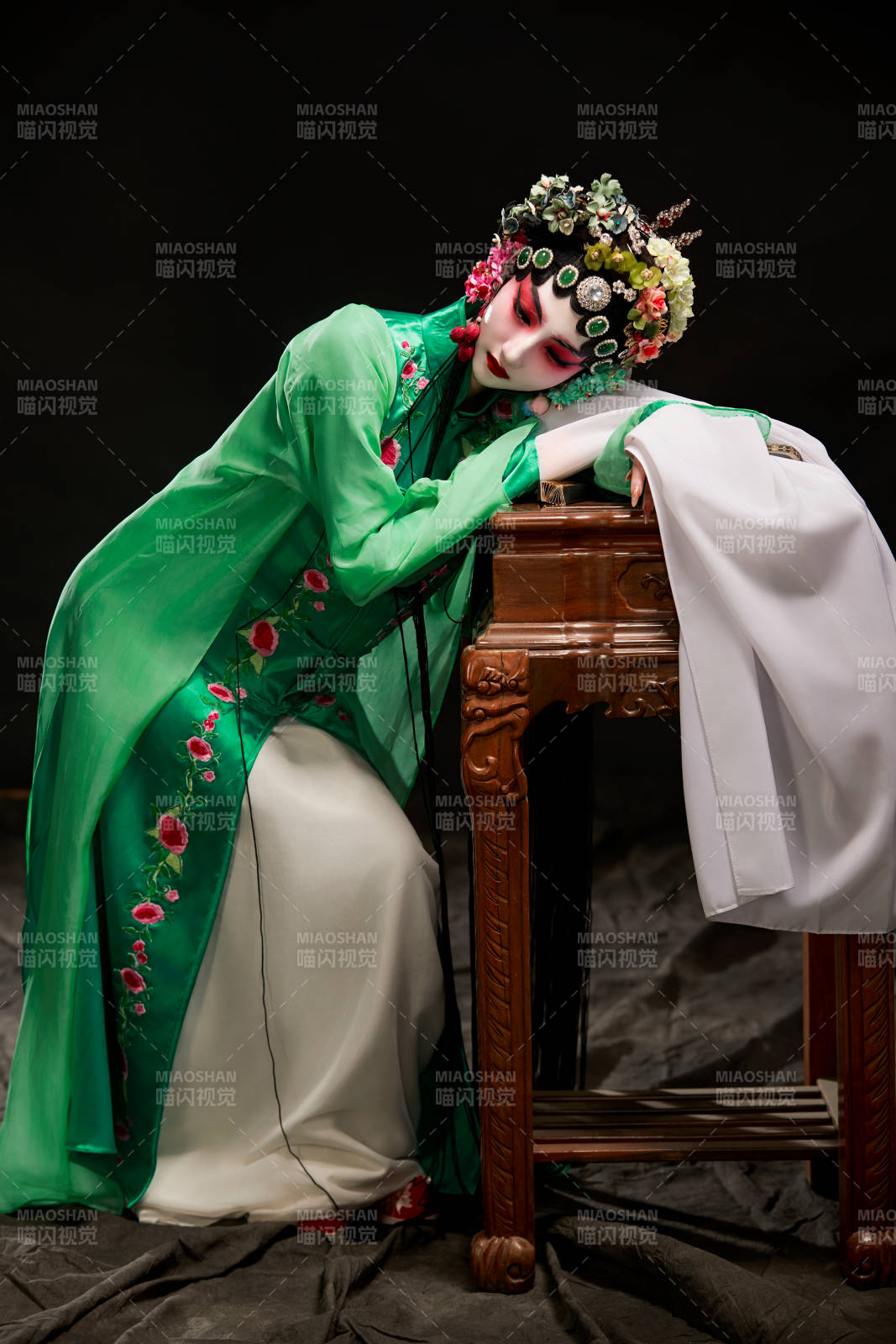 国粹戏曲京剧昆曲青衣旦角形象的中国少女图片