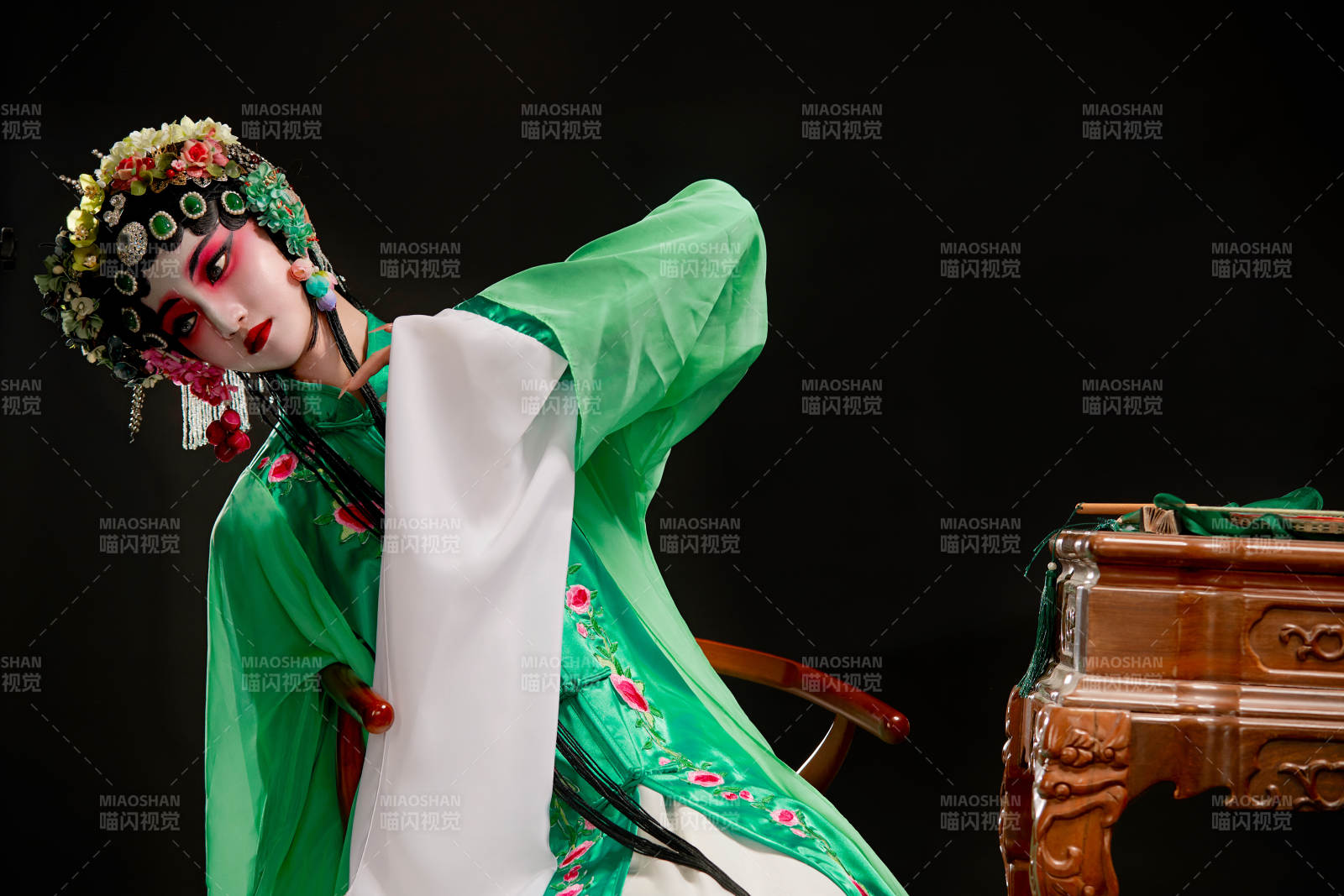 国粹戏曲京剧昆曲青衣旦角形象的中国少女图片