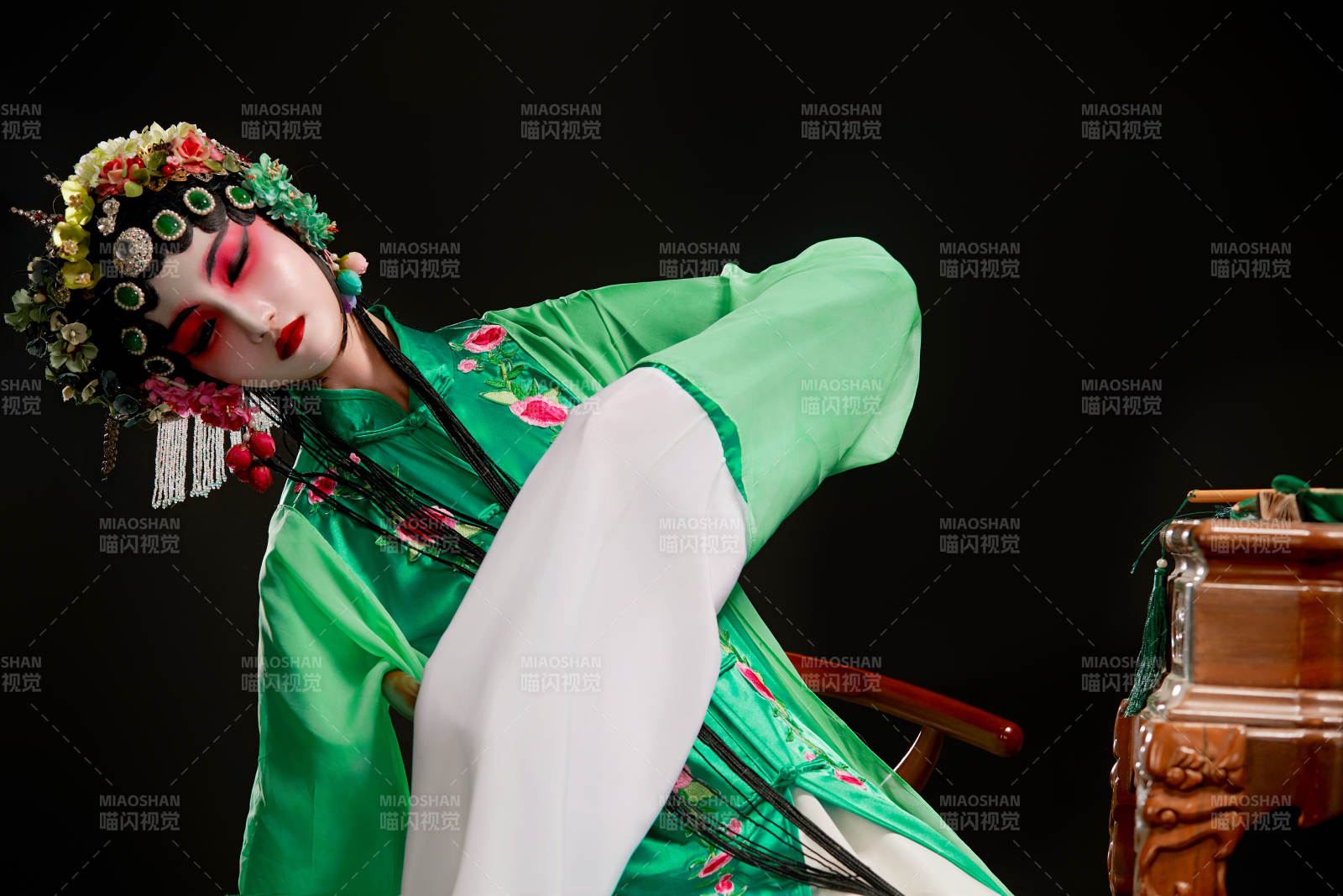 国粹戏曲京剧昆曲青衣旦角形象的中国少女图片