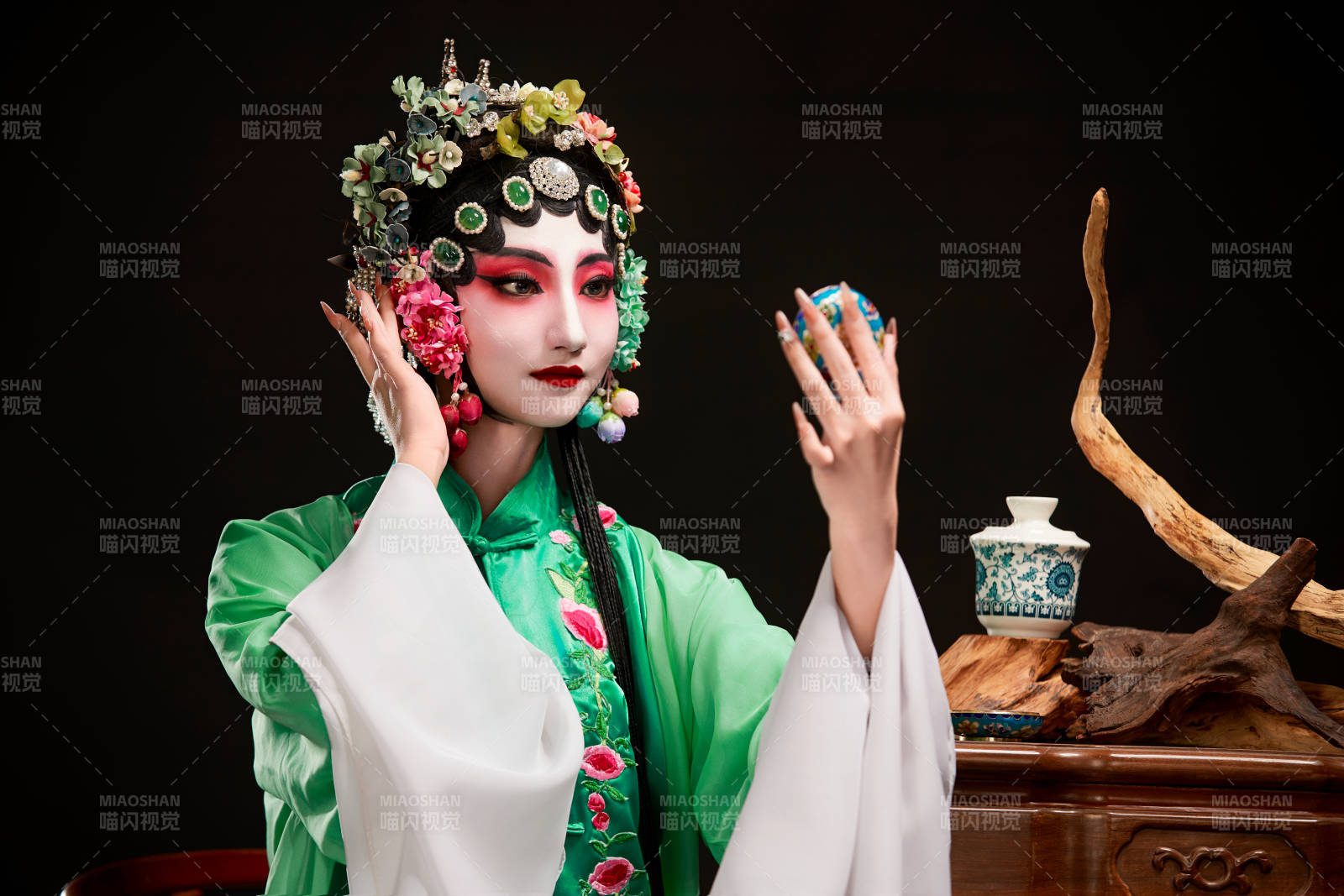 国粹戏曲京剧昆曲青衣旦角形象的中国少女图片