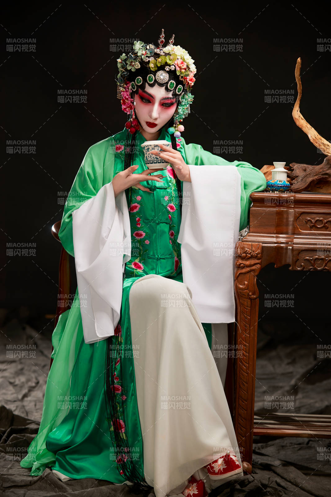 国粹戏曲京剧昆曲青衣旦角形象的中国少女图片