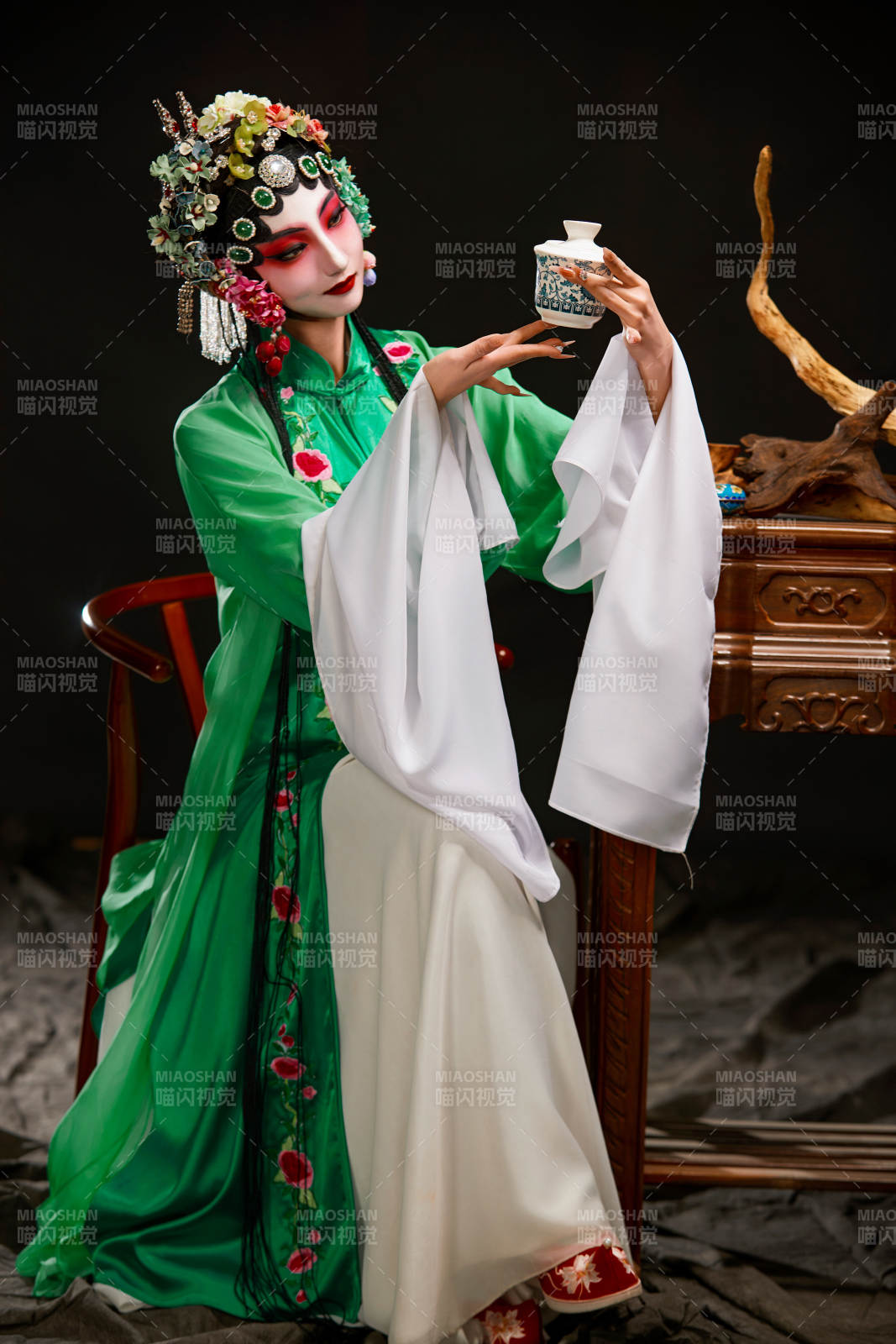 国粹戏曲京剧昆曲青衣旦角形象的中国少女图片