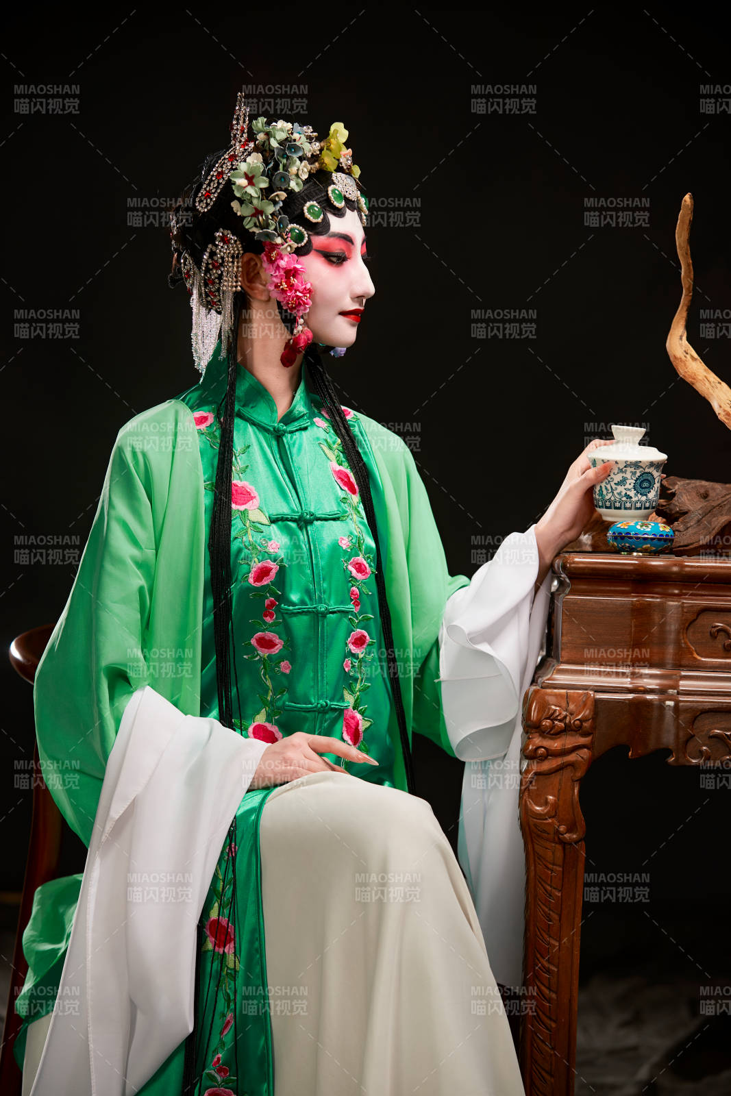 国粹戏曲京剧昆曲青衣旦角形象的中国少女图片