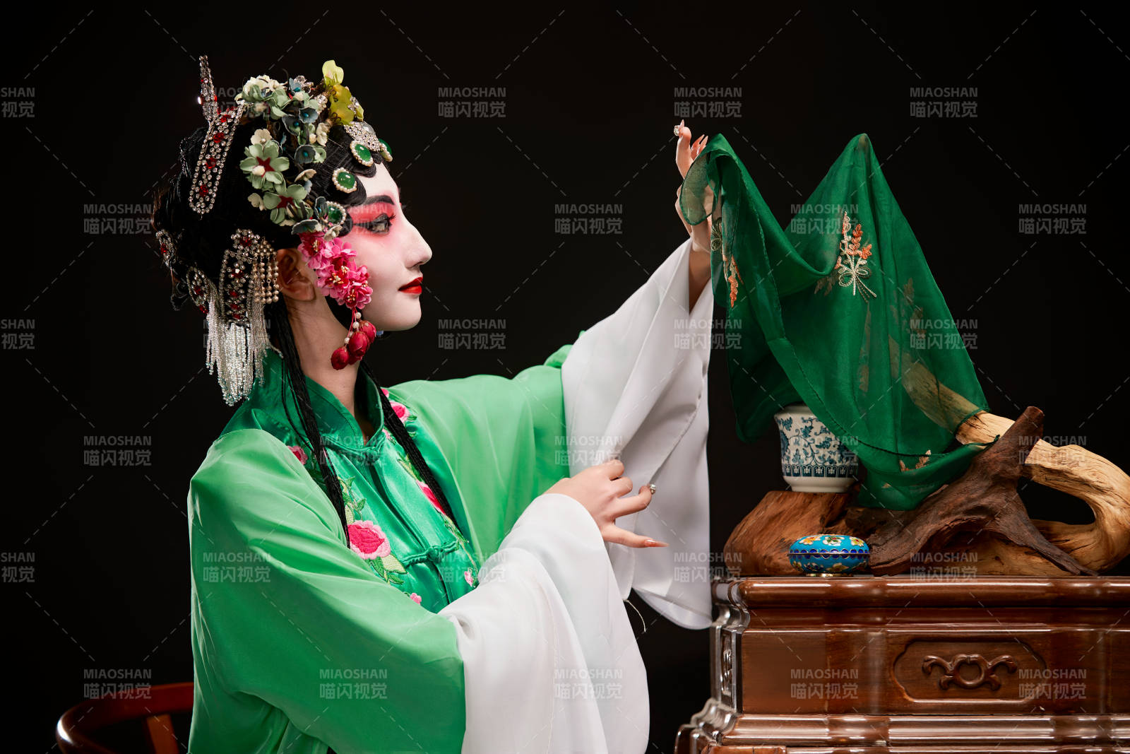 国粹戏曲京剧昆曲青衣旦角形象的中国少女图片