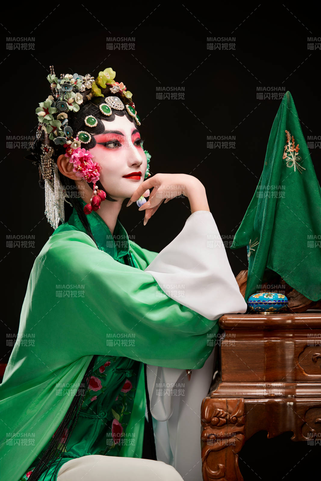 国粹戏曲京剧昆曲青衣旦角形象的中国少女图片