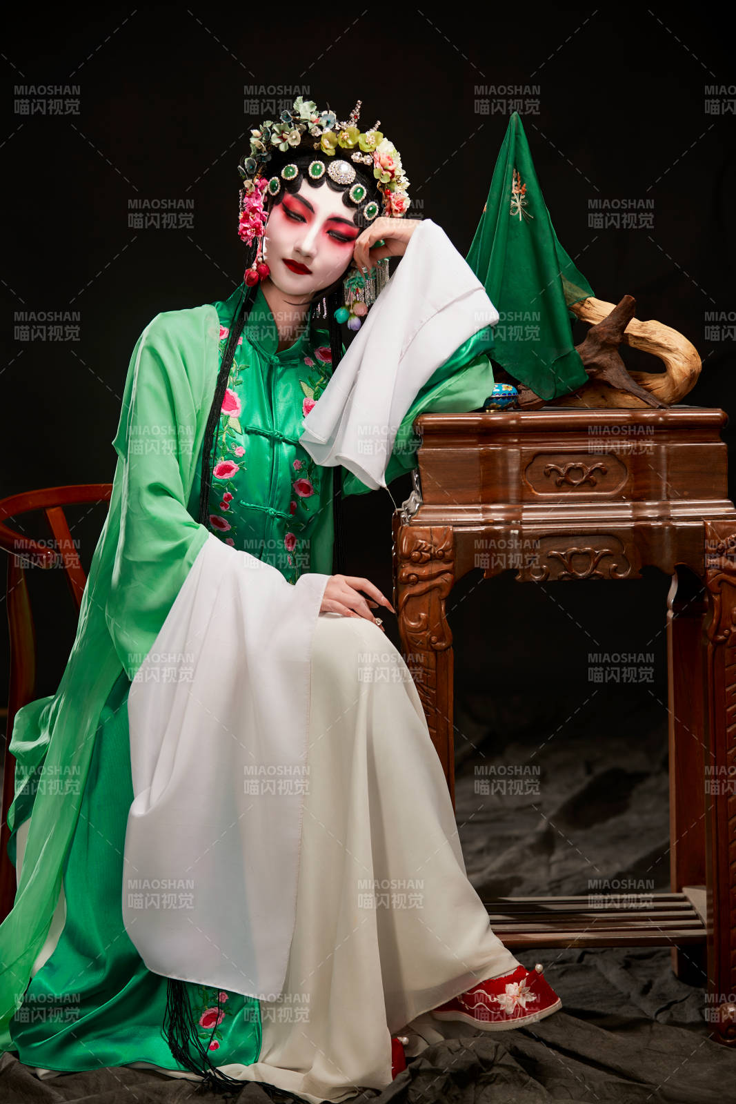 国粹戏曲京剧昆曲青衣旦角形象的中国少女图片