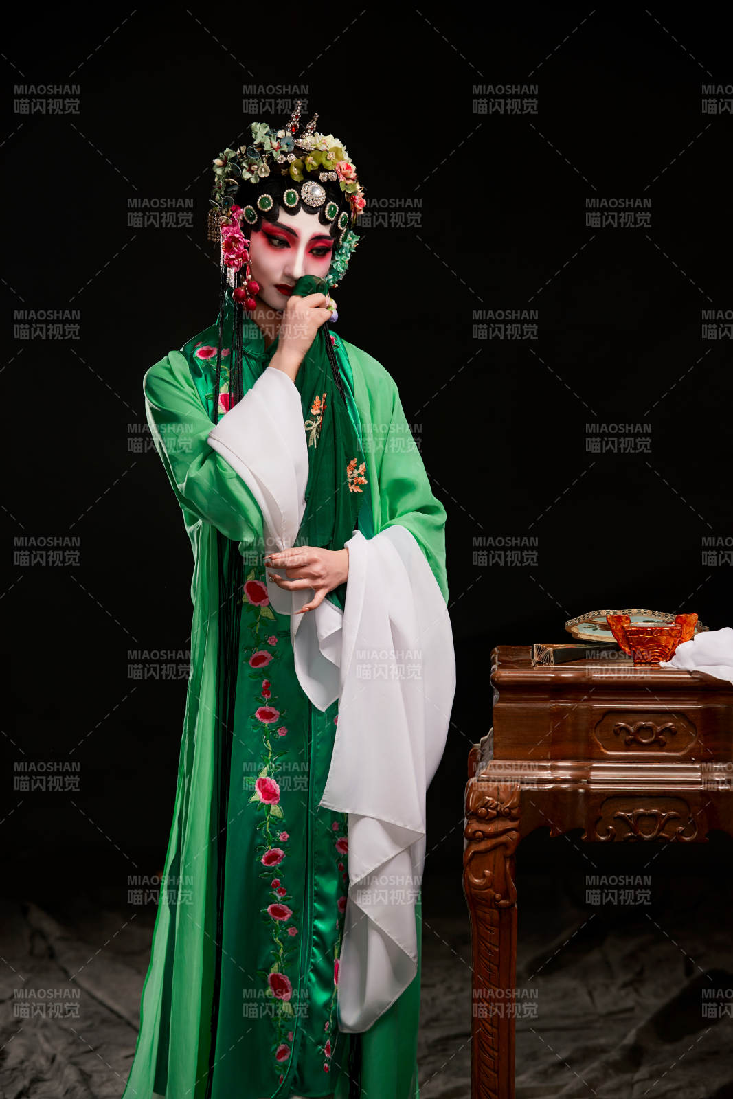 国粹戏曲京剧昆曲青衣旦角形象的中国少女图片