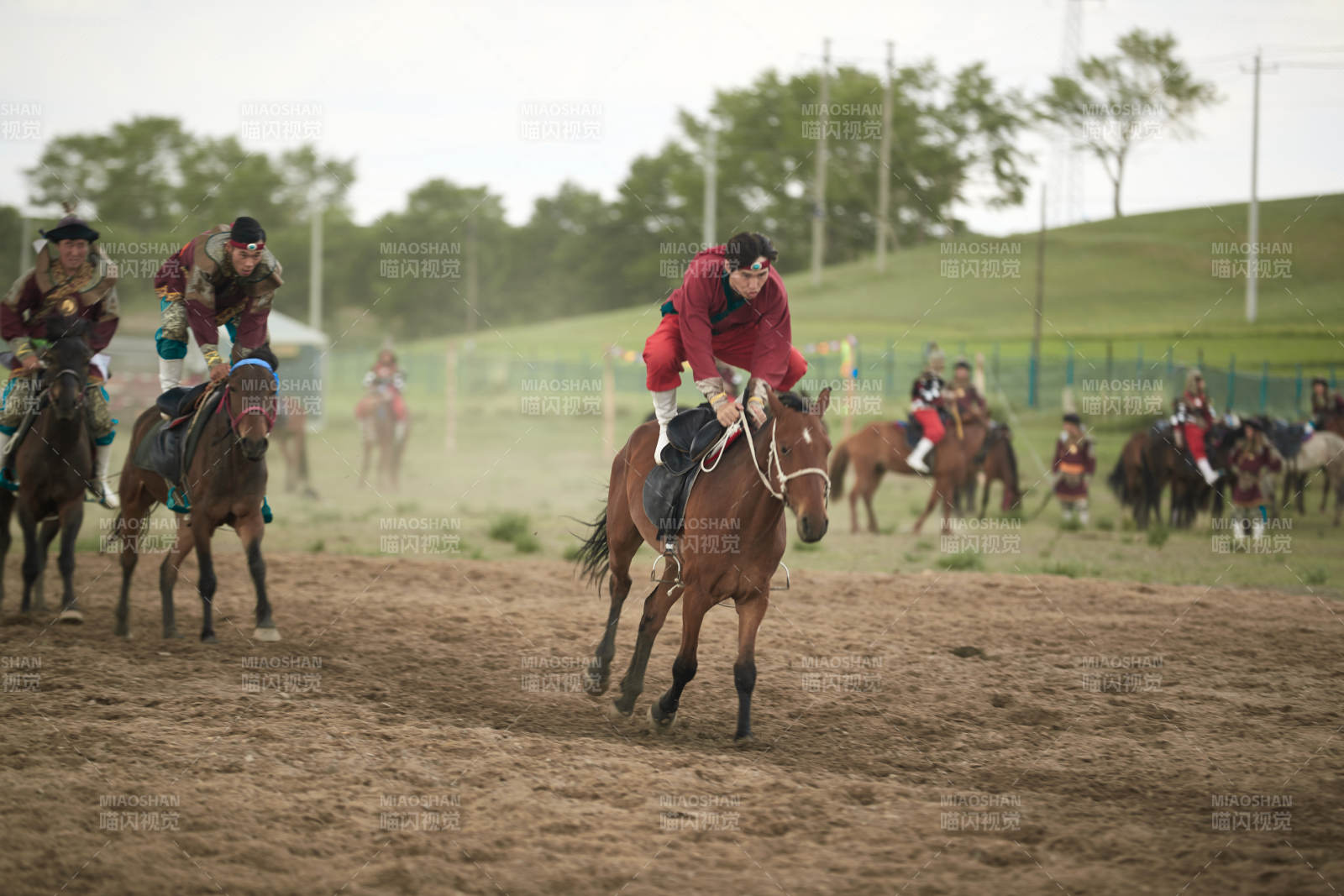 河北省沽源县库伦淖尔景区的蒙古马术表演图片