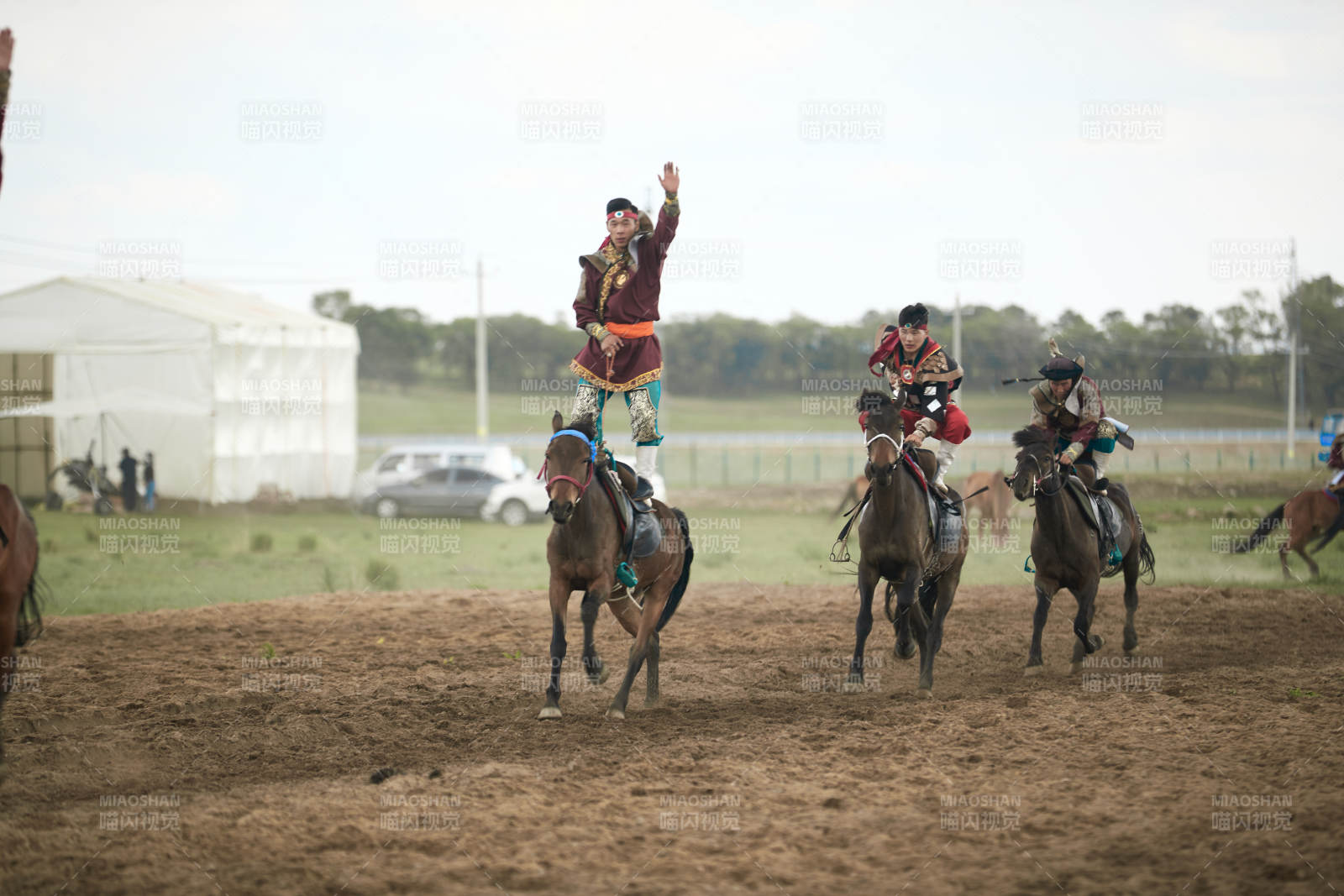 河北省沽源县库伦淖尔景区的蒙古马术表演图片