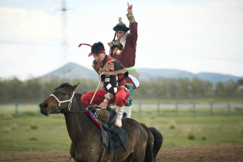 河北省沽源县库伦淖尔景区的蒙古马术表演图片