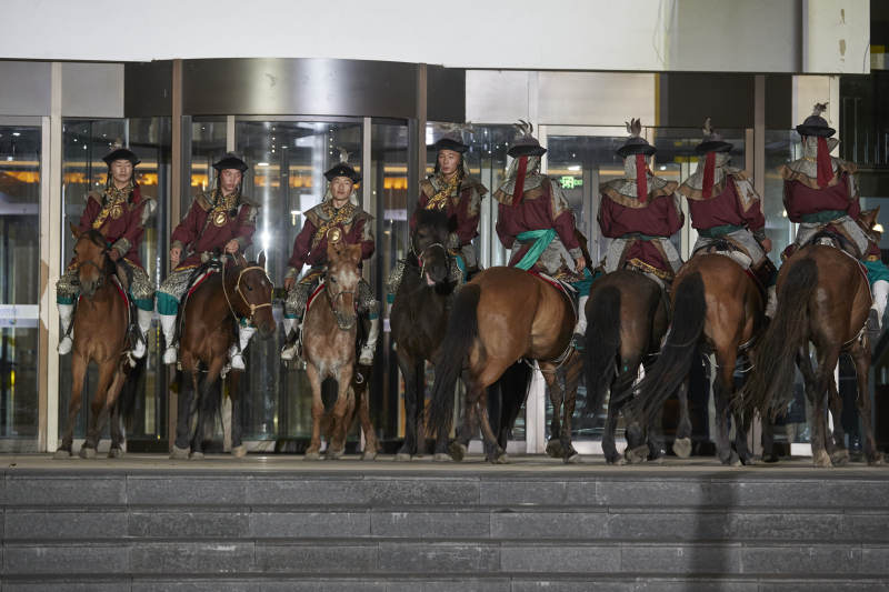 河北省沽源县库伦淖尔景区的蒙古马术表演图片