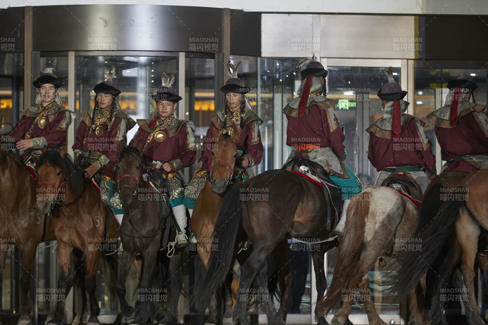 河北省沽源县库伦淖尔景区的蒙古马术表演图片